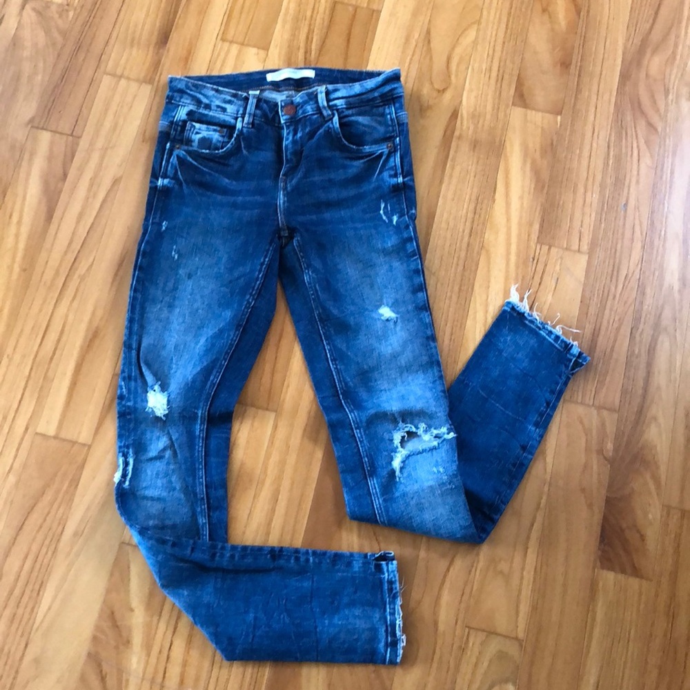 Zara trafaluc distressed jeans